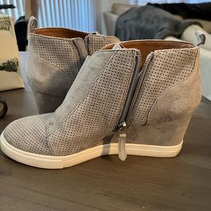 Linea Paolo | Felicia Wedge | Rock Perf Suede | 7.5